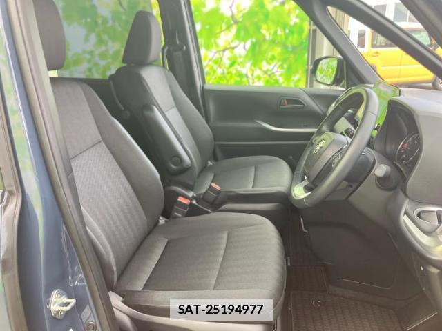 Toyota VOXY 2025-04 7821874-4