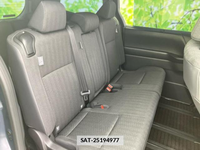 Toyota VOXY 2025-04 7821874-5