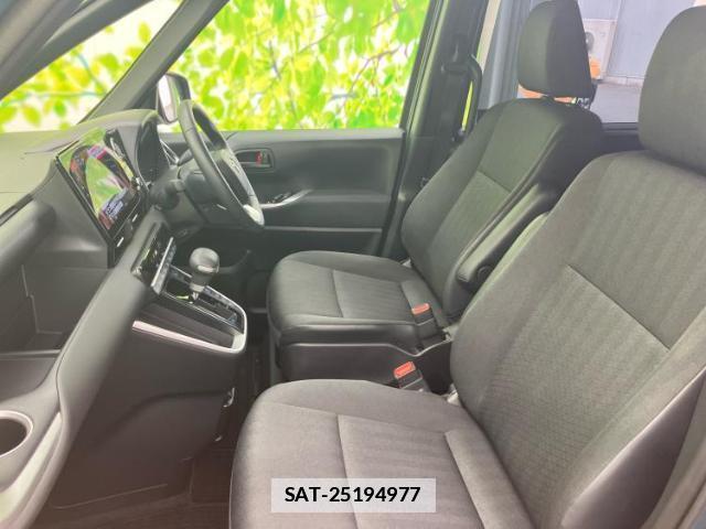 Toyota VOXY 2025-04 7821874-6