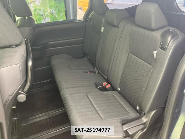 Toyota VOXY 2025-04 7821874-7