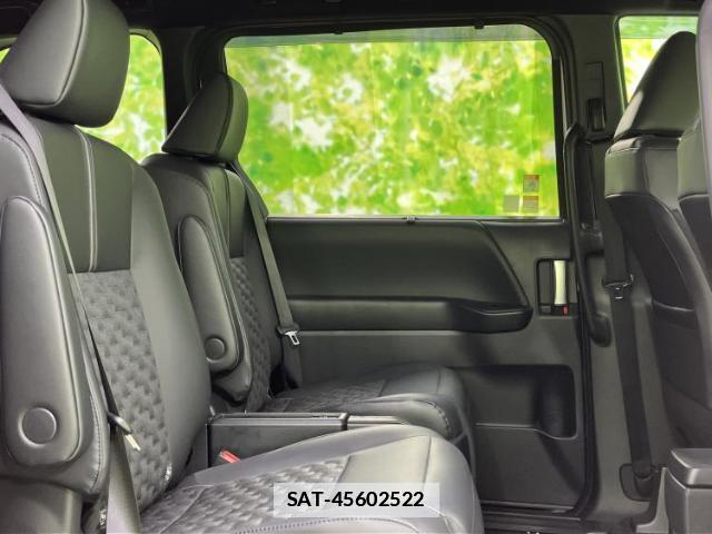 Toyota VOXY 2026-01 7821912-4
