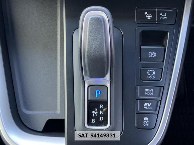 Toyota VOXY 2025-03 7821969-16