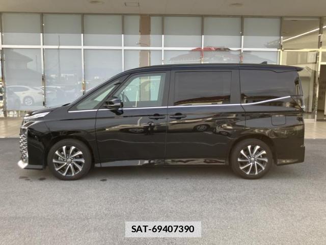 Toyota VOXY 2024-07 7822072-1