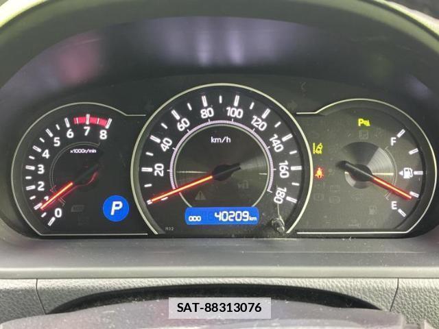 Toyota VOXY 2019-05 7822256-11
