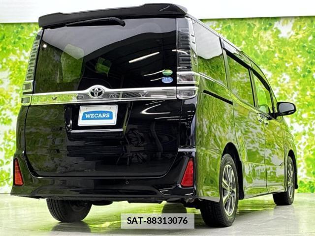 Toyota VOXY 2019-05 7822256-2