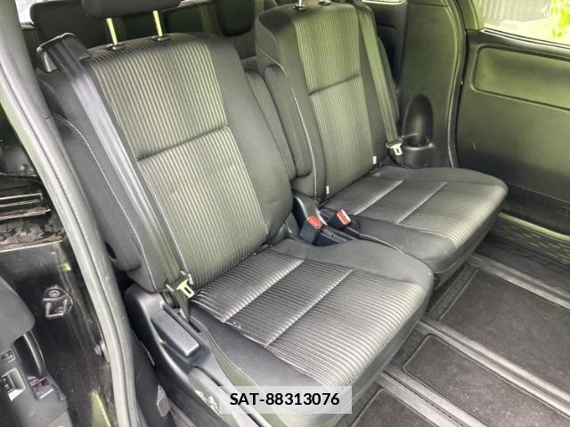 Toyota VOXY 2019-05 7822256-4