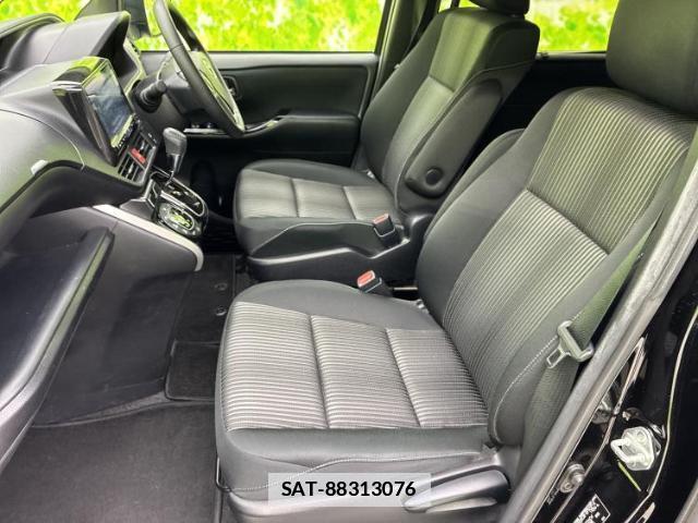 Toyota VOXY 2019-05 7822256-6