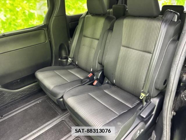 Toyota VOXY 2019-05 7822256-7