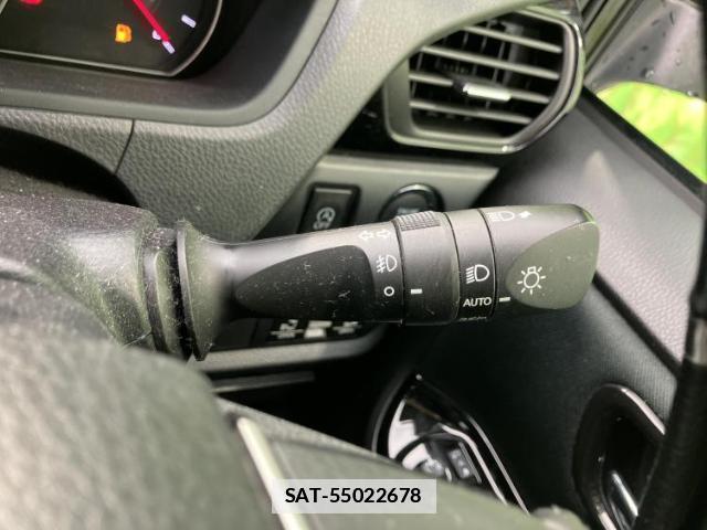 Toyota VOXY 2020-07 7822357-15
