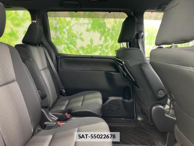 Toyota VOXY 2020-07 7822357-4
