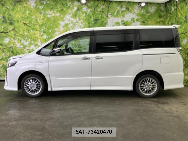 Toyota VOXY 2020-03 7822403-1