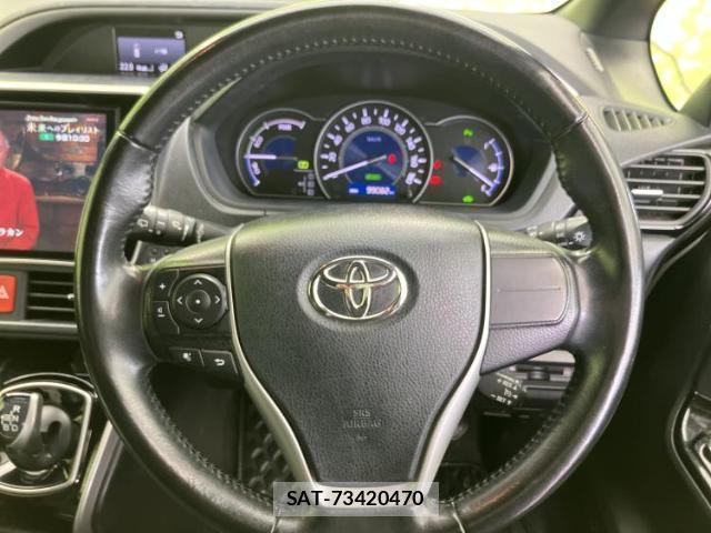 Toyota VOXY 2020-03 7822403-13