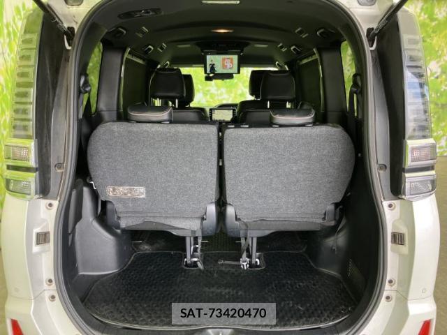 Toyota VOXY 2020-03 7822403-5