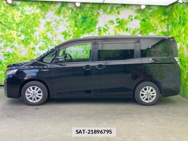 Toyota VOXY 2017-08 7822406-1