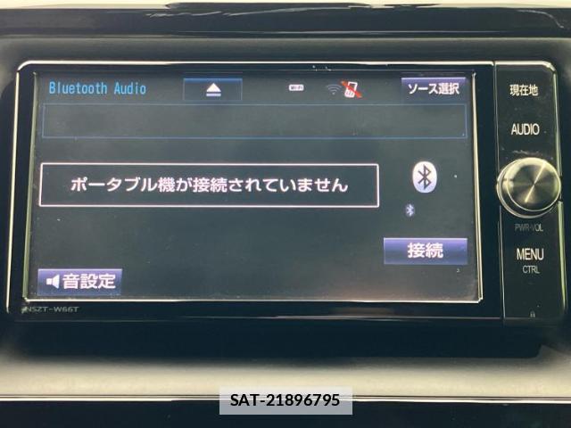 Toyota VOXY 2017-08 7822406-10