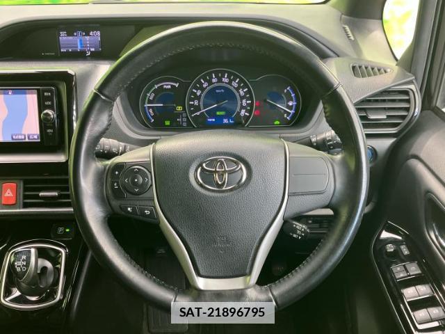Toyota VOXY 2017-08 7822406-14