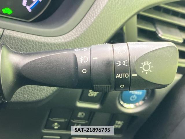 Toyota VOXY 2017-08 7822406-15