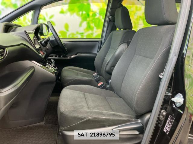 Toyota VOXY 2017-08 7822406-6