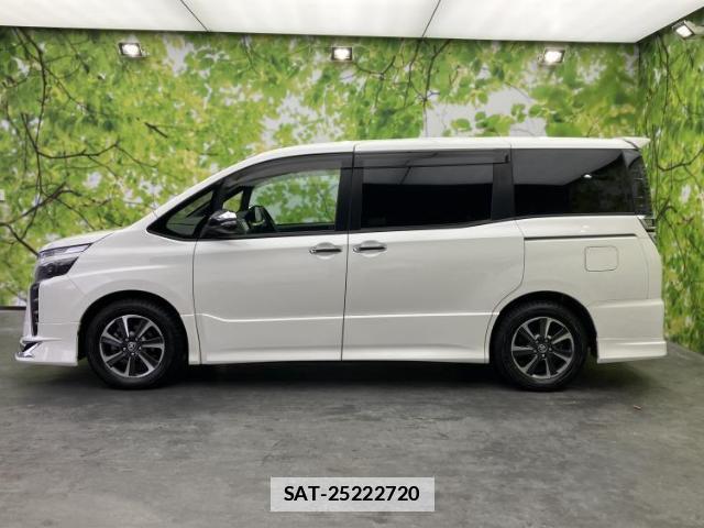 Toyota VOXY 2021-03 7822546-1