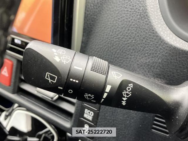 Toyota VOXY 2021-03 7822546-16