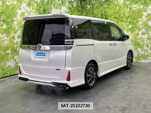 Toyota VOXY 2021-03 7822546-2