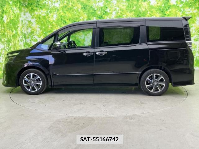 Toyota VOXY 2021-03 7822557-1