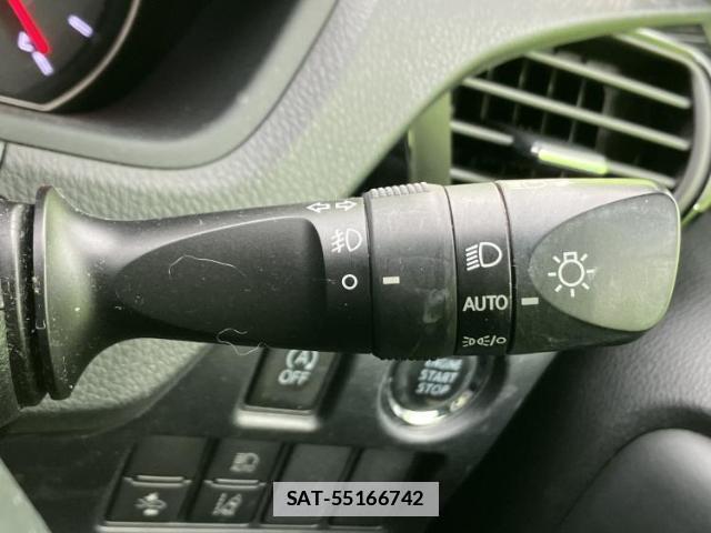 Toyota VOXY 2021-03 7822557-15