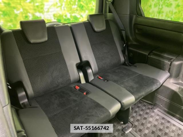 Toyota VOXY 2021-03 7822557-5