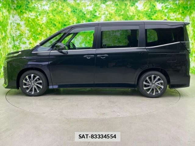 Toyota VOXY 2026-04 7822586-1