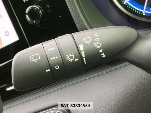 Toyota VOXY 2026-04 7822586-16