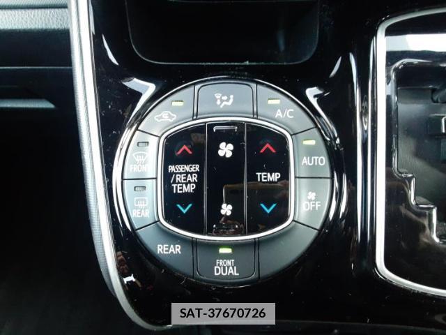 Toyota VOXY 2019-02 7822617-12