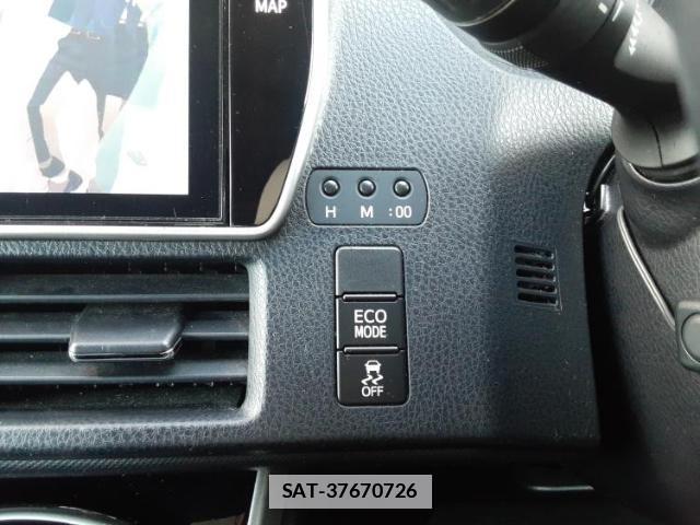 Toyota VOXY 2019-02 7822617-13