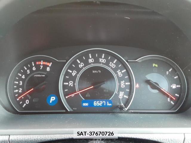 Toyota VOXY 2019-02 7822617-15
