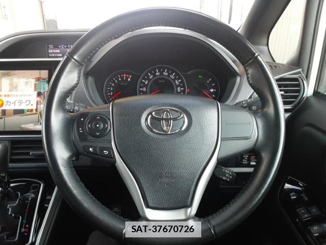Toyota VOXY 2019-02 7822617-16