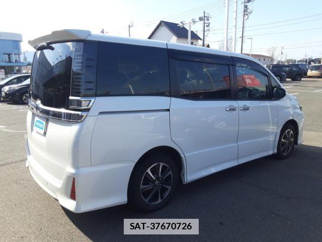 Toyota VOXY 2019-02 7822617-2