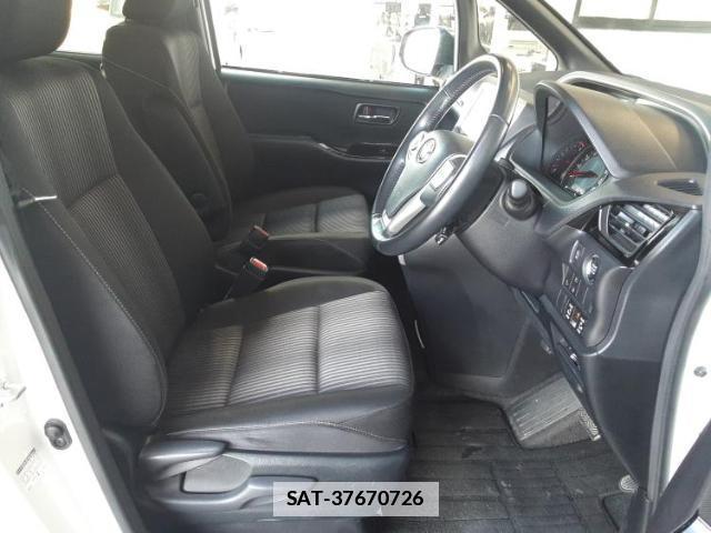 Toyota VOXY 2019-02 7822617-3