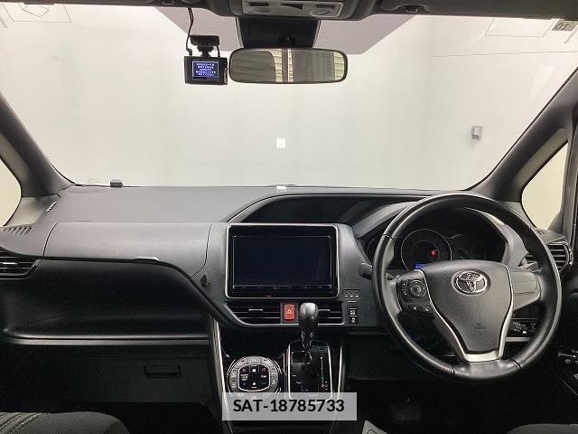 Toyota VOXY 2020-10 7822667-1