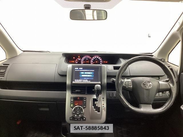 Toyota VOXY 2013-09 7822689-1