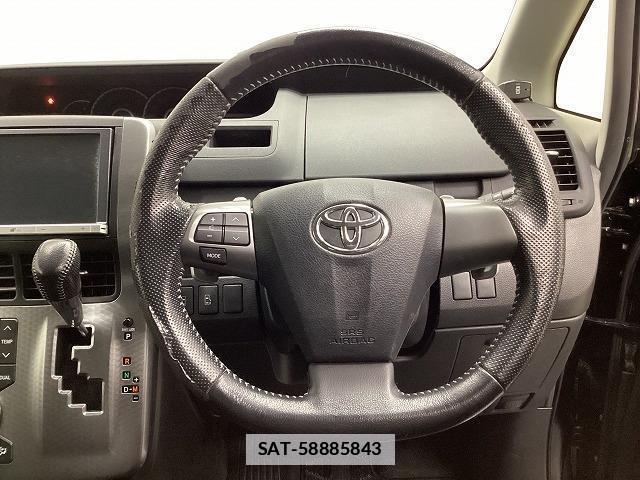 Toyota VOXY 2013-09 7822689-2