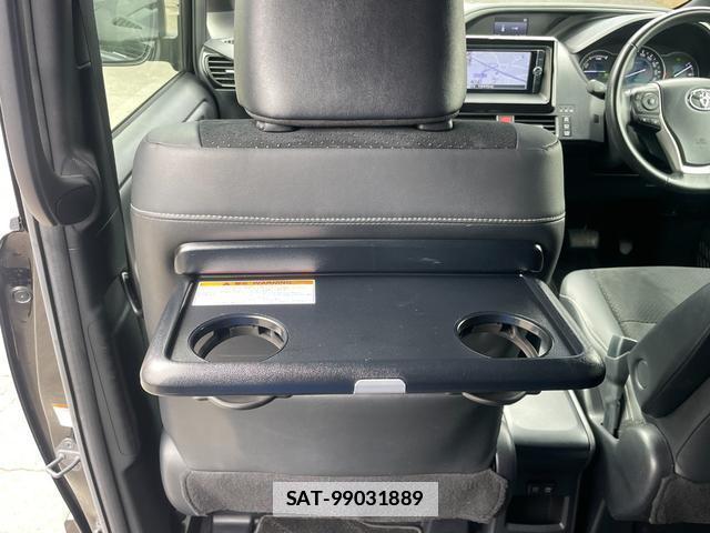 Toyota VOXY 2020-12 7823134-17