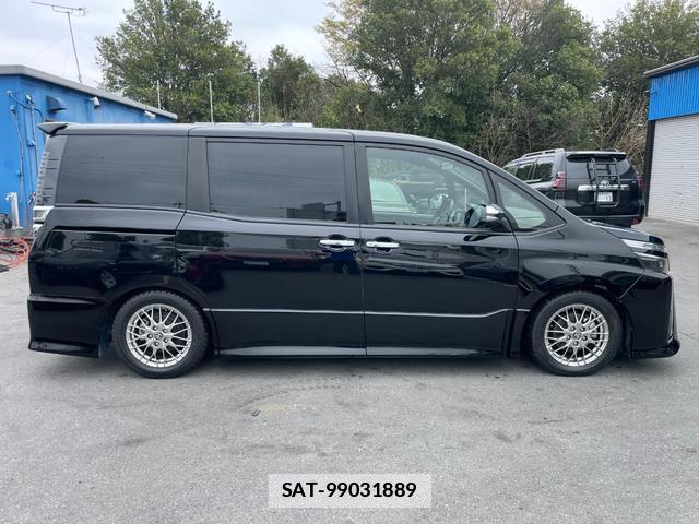 Toyota VOXY 2020-12 7823134-3