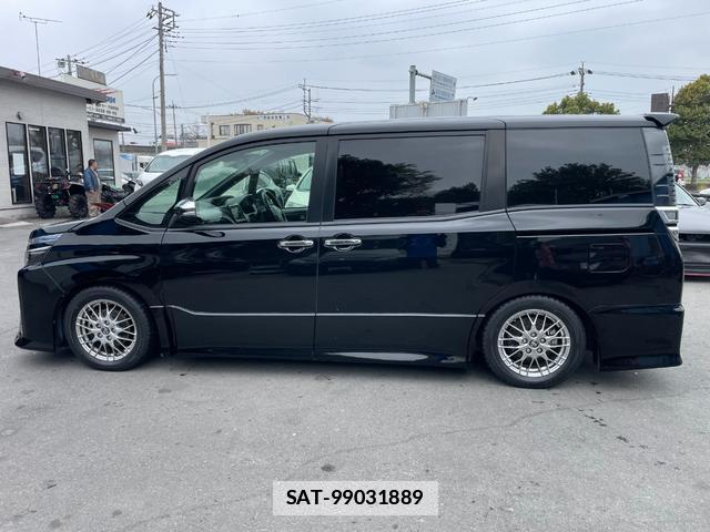 Toyota VOXY 2020-12 7823134-4