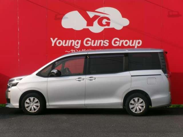 Toyota VOXY 2017-03 7823300-2