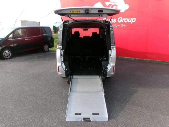 Toyota VOXY 2017-03 7823300-5