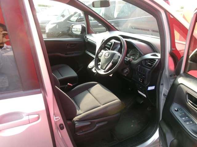 Toyota VOXY 2017-03 7823300-9