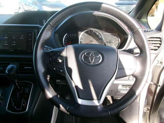 Toyota VOXY 2014-05 7823306-10
