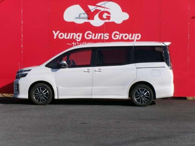 Toyota VOXY 2014-05 7823306-2