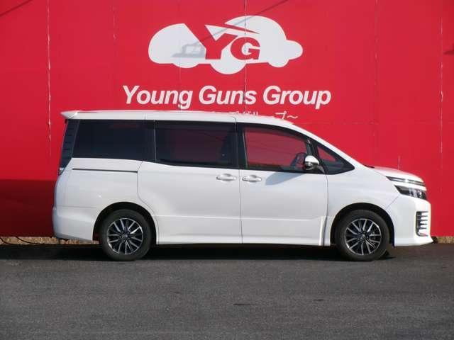 Toyota VOXY 2014-05 7823306-3