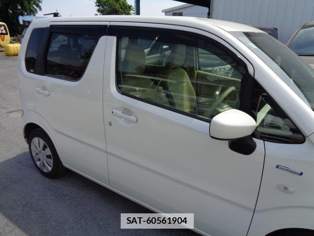 Suzuki WAGON R 2018-03 7817038-16