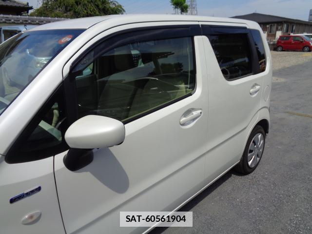 Suzuki WAGON R 2018-03 7817038-17